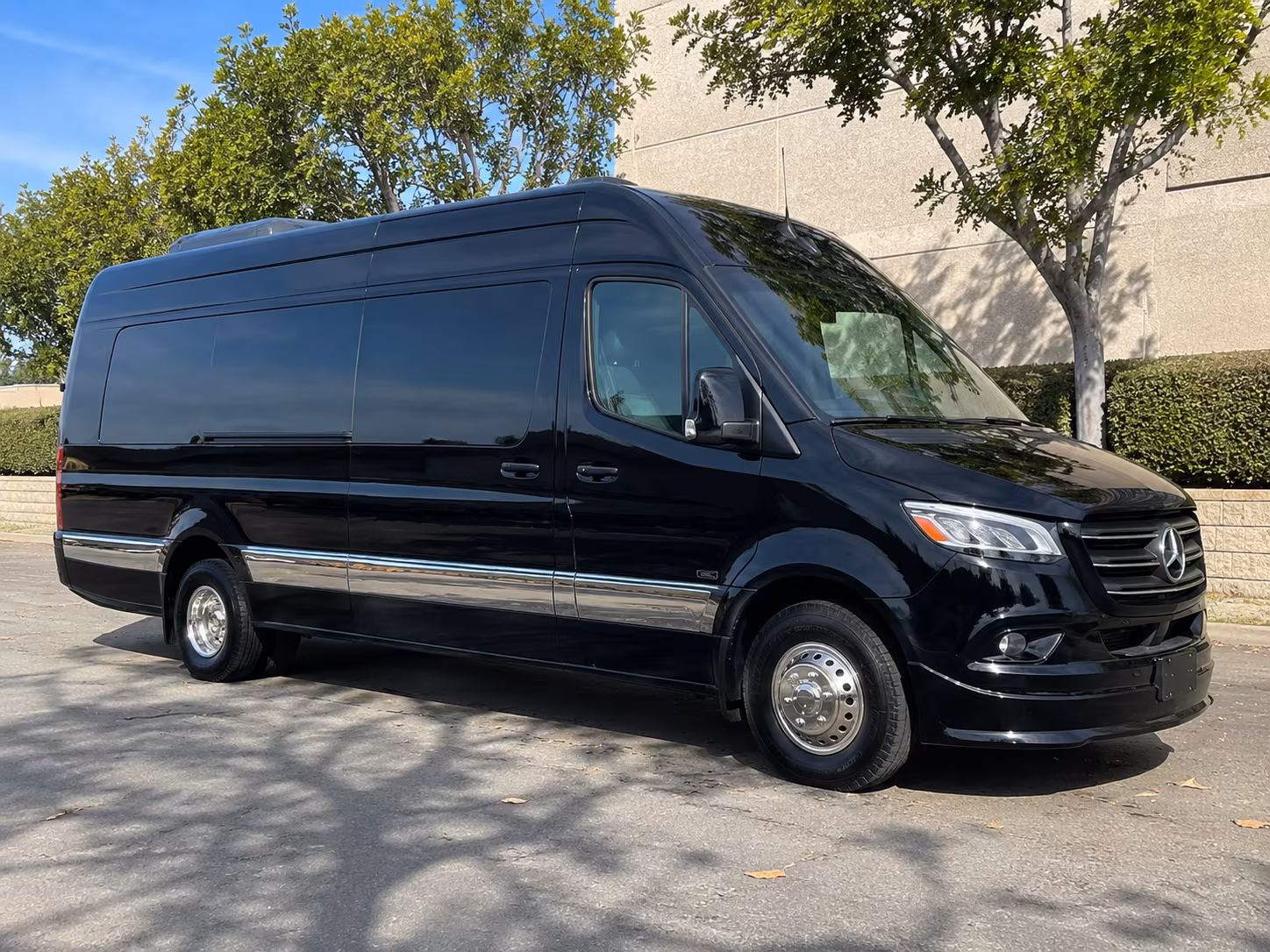 pomona 20 passenger sprinter van