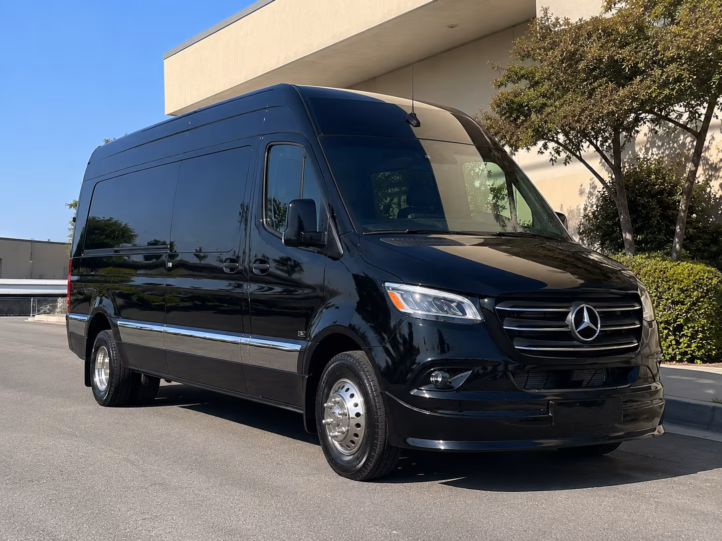 pomona 8 passenger sprinter van